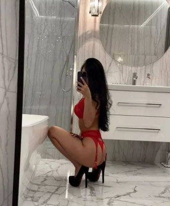 🌹 В Москве я живу, чтобы удовлетворять самые сокровенные желания. Мои услуги — это воплощение твоих грез и фантазий. 😈 Со мной ты окунешься в мир страсти и нежности. Я истинная экспертка в искусстве удовольствия. 💃🏻 Предлагаю широкий спектр возможностей: классический секс, оральные ласки, массаж, стриптиз и многое другое. Я знаю, как удовлетворить мужчину. Мои клиенты оставляют только самые лестные отзывы обо мне. 🌟 Экспериментируй, расслабляйся и получай наслаждение в моей компании. Уверяю, с тобой будет незабываемо! 💋 Жду твоего звонка, чтобы погрузиться в мир наслаждения вместе. 😉 Фото — настоящие, аттестую! 📷 Софья